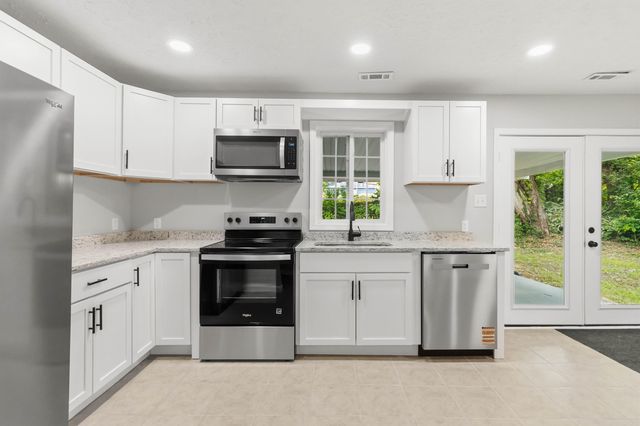 143 Mason Lake Road, Berea, KY 40403