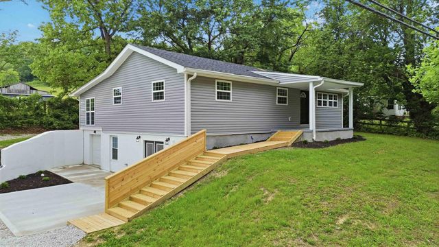 143 Mason Lake Road, Berea, KY 40403