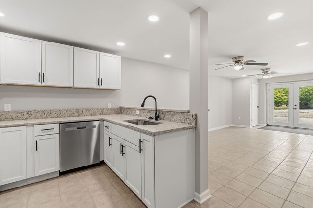143 Mason Lake Road, Berea, KY 40403