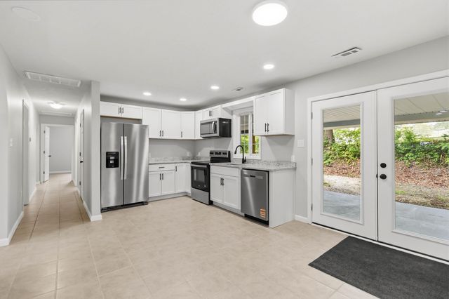 143 Mason Lake Road, Berea, KY 40403