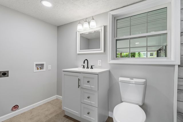 143 Mason Lake Road, Berea, KY 40403