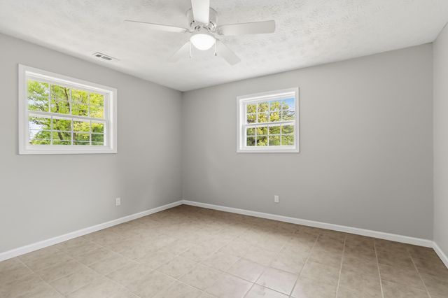 143 Mason Lake Road, Berea, KY 40403