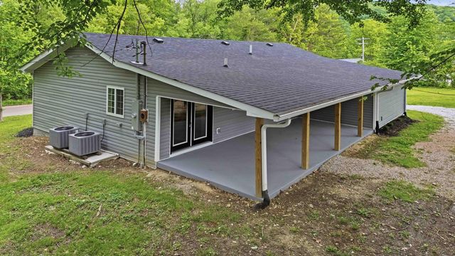 143 Mason Lake Road, Berea, KY 40403