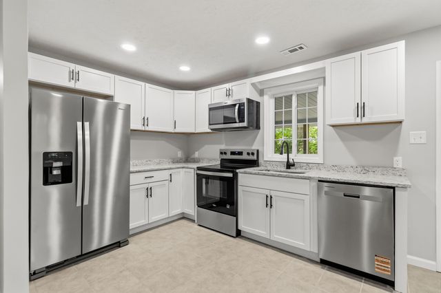 143 Mason Lake Road, Berea, KY 40403