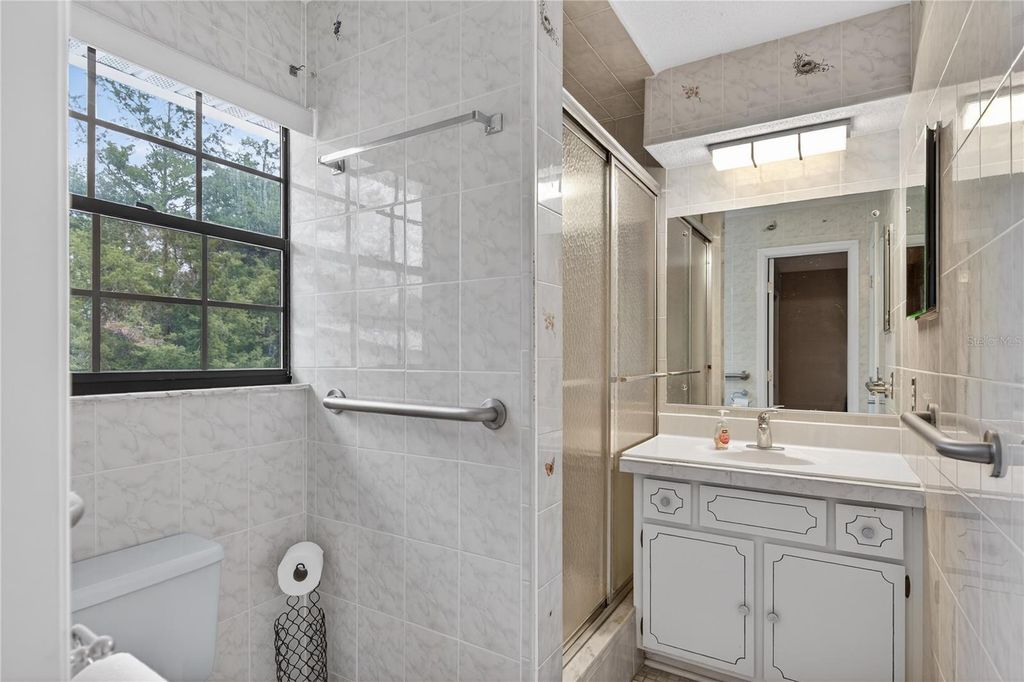 Image 23 of property listing at 11 REYES ROAD, Deland, FL 32724