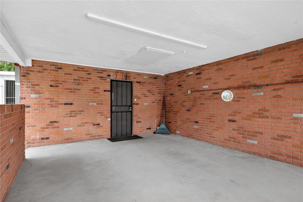 Image 31 of property listing at 11 REYES ROAD, Deland, FL 32724