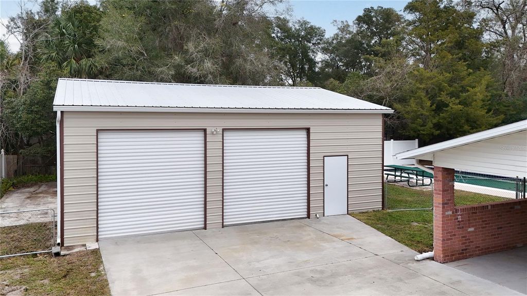 Image 32 of property listing at 11 REYES ROAD, Deland, FL 32724
