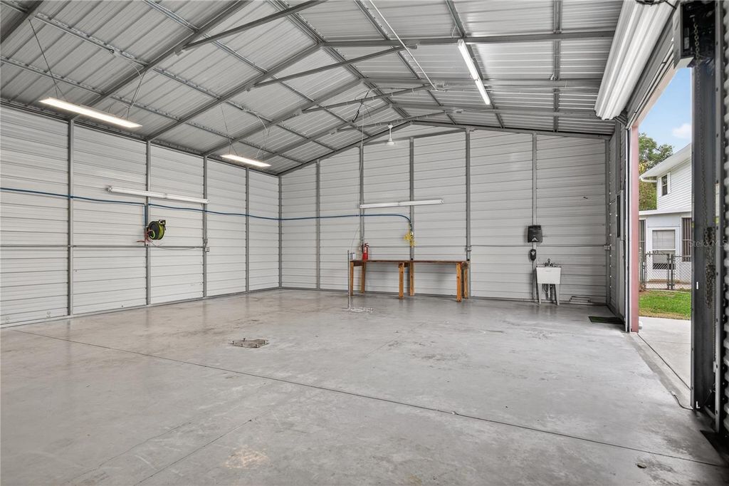 Image 33 of property listing at 11 REYES ROAD, Deland, FL 32724