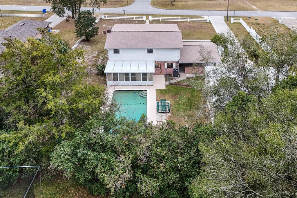 Image 8 of property listing at 11 REYES ROAD, Deland, FL 32724