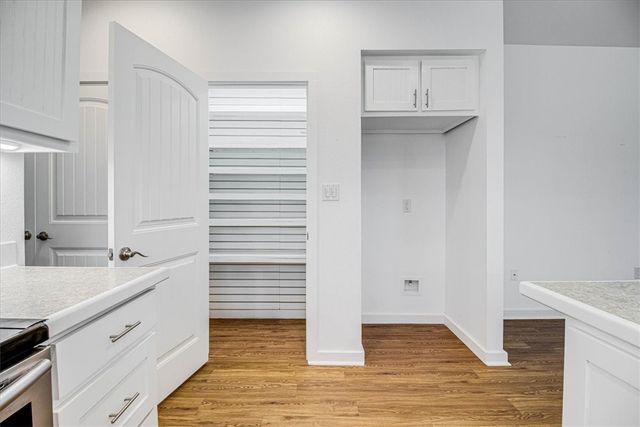 325 10th St, Port Aransas, TX 78373