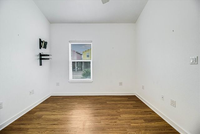 325 10th St, Port Aransas, TX 78373