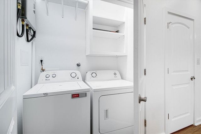 325 10th St, Port Aransas, TX 78373