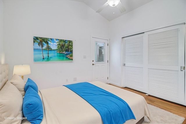 325 10th St, Port Aransas, TX 78373