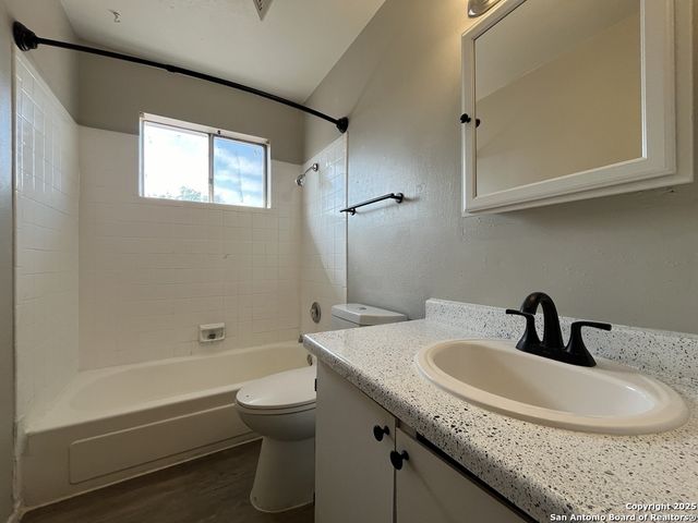 2802 Lasses Blvd Apt 8, San Antonio, TX 78223