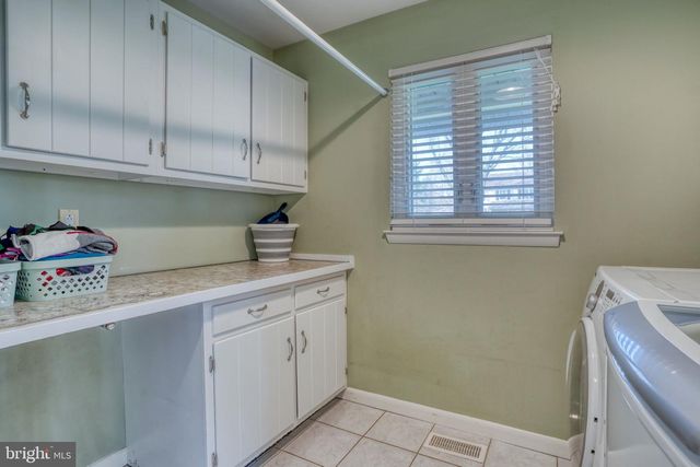 107 COUNTRY FLOWER RD, Newark, DE 19711