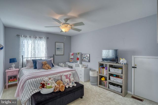 107 COUNTRY FLOWER RD, Newark, DE 19711