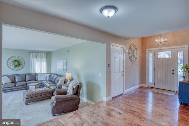 107 COUNTRY FLOWER RD, Newark, DE 19711