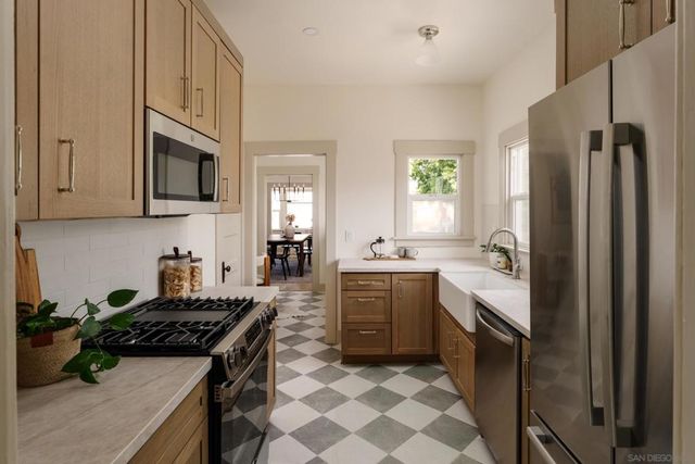 3677 Highland, San Diego, CA 92105