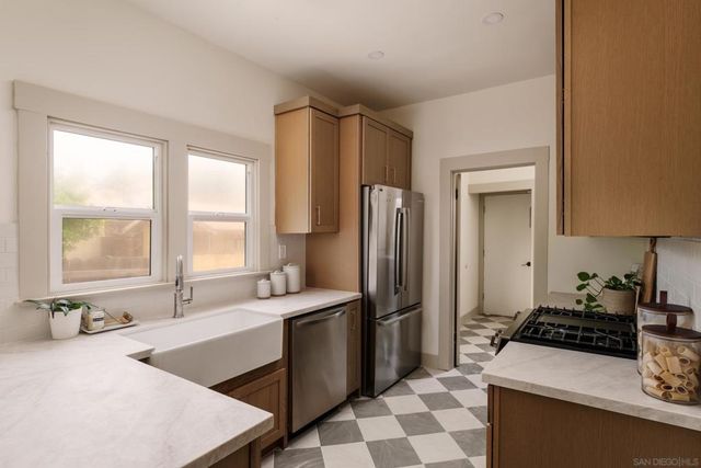 3677 Highland, San Diego, CA 92105