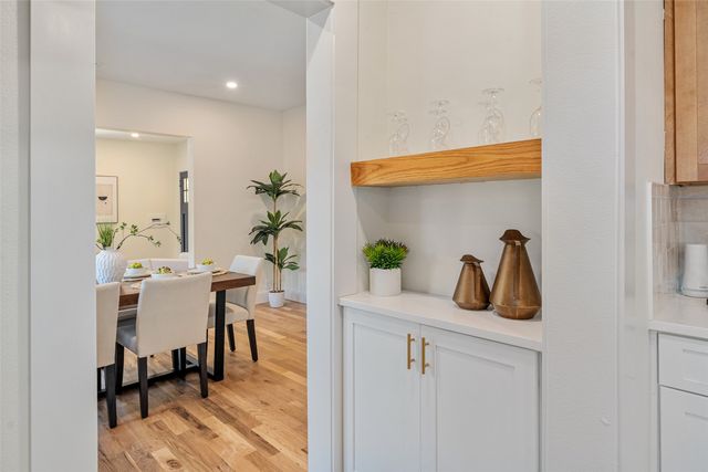 407 S Rosemont Avenue, Dallas, TX 75208