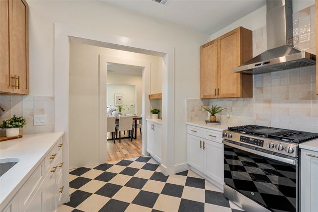 407 S Rosemont Avenue, Dallas, TX 75208