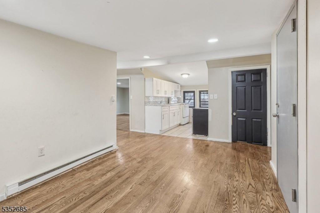277 S Clinton St 4, East Orange City, NJ 07018 — photo 4