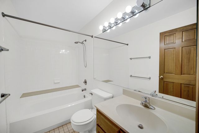 4782 AMBER Circle, Hoffman Estates, IL 60192