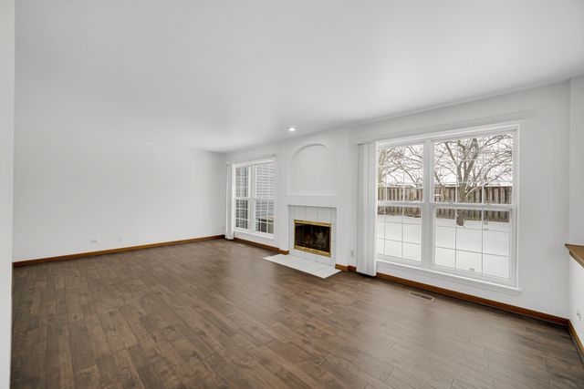 4782 AMBER Circle, Hoffman Estates, IL 60192