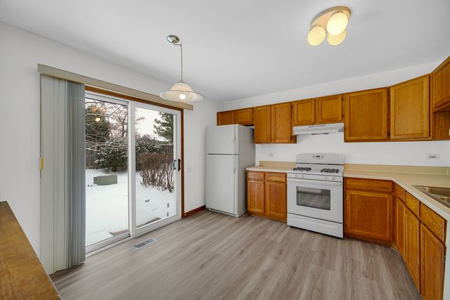 4782 AMBER Circle, Hoffman Estates, IL 60192