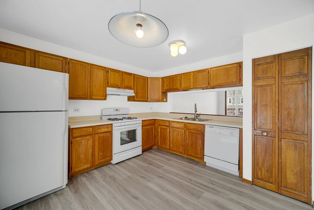 4782 AMBER Circle, Hoffman Estates, IL 60192