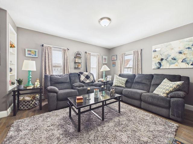 92 Rockland St, New Bedford, MA 02740