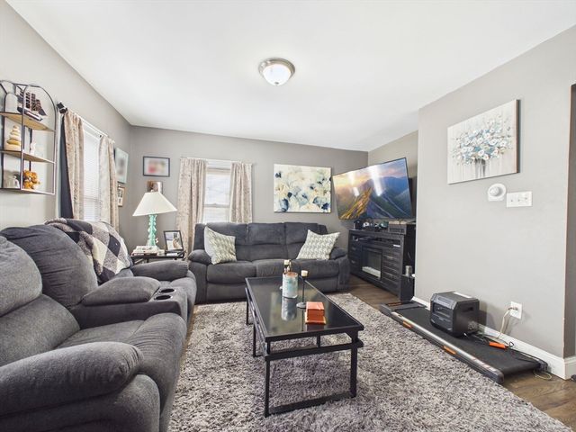 92 Rockland St, New Bedford, MA 02740