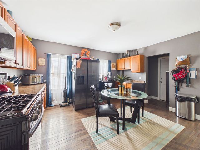 92 Rockland St, New Bedford, MA 02740