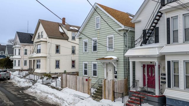92 Rockland St, New Bedford, MA 02740