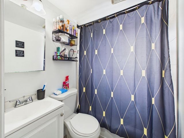 92 Rockland St, New Bedford, MA 02740