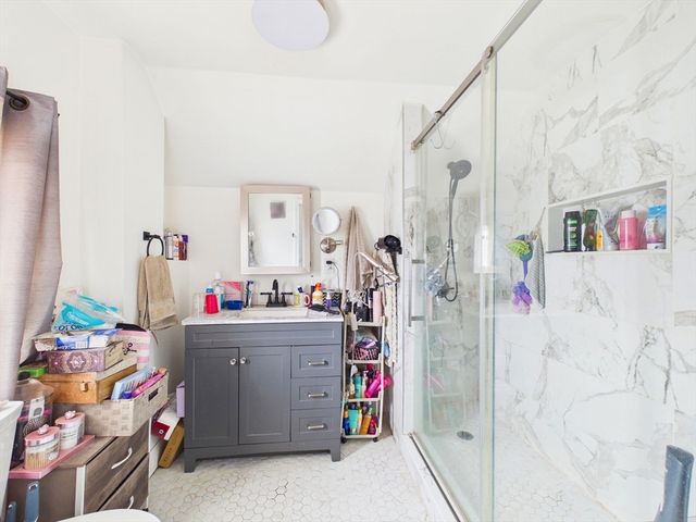 92 Rockland St, New Bedford, MA 02740