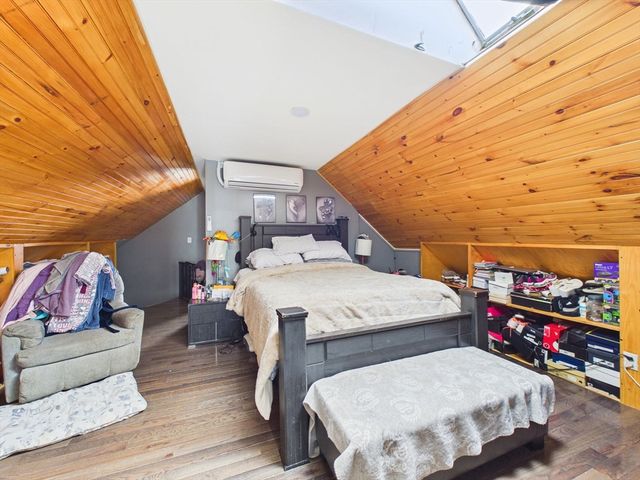 92 Rockland St, New Bedford, MA 02740