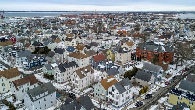 92 Rockland St, New Bedford, MA 02740