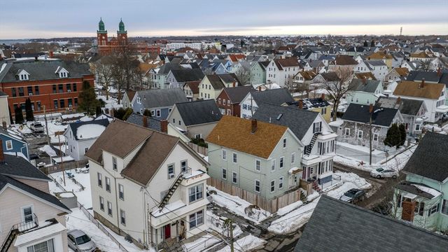 92 Rockland St, New Bedford, MA 02740