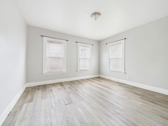 92 Rockland St, New Bedford, MA 02740