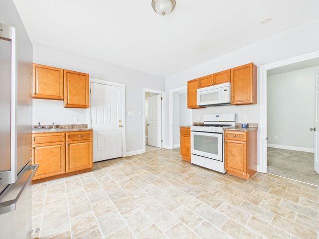 92 Rockland St, New Bedford, MA 02740