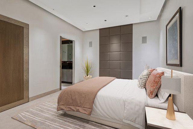 800 N Michigan Avenue 3301, Chicago, IL 60611