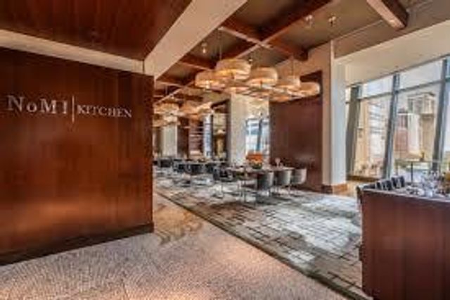 800 N Michigan Avenue 3301, Chicago, IL 60611