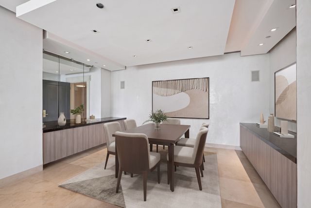 800 N Michigan Avenue 3301, Chicago, IL 60611