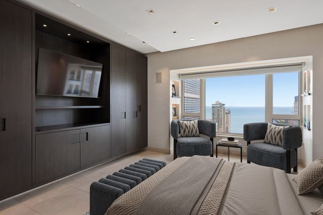 800 N Michigan Avenue 3301, Chicago, IL 60611