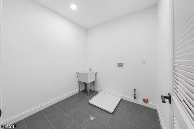 540 Muriel Pkwy, Elizabeth City, NJ 07208