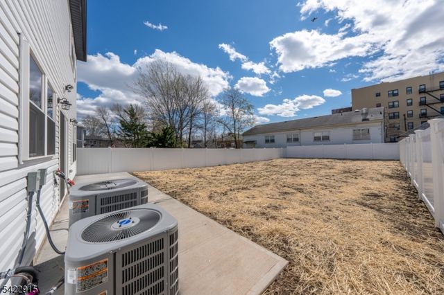 540 Muriel Pkwy, Elizabeth City, NJ 07208