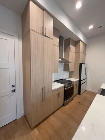2414 Gray Street, Houston, TX 77003