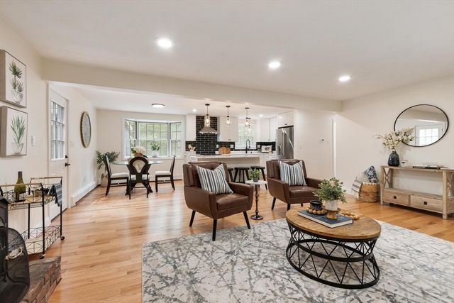 368 Hill Rd, Boxborough, MA 01719
