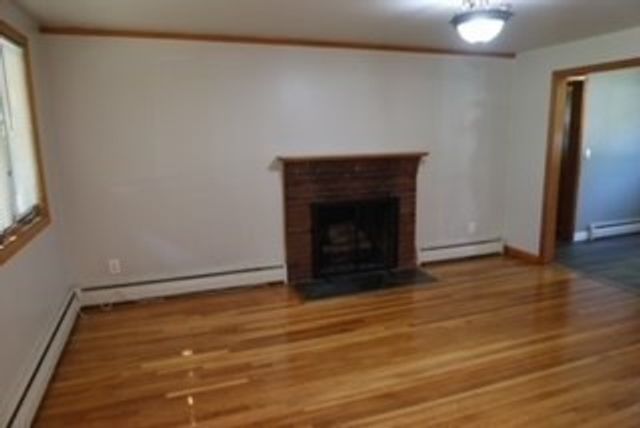 4 Thurston St, Foxboro, MA 02035